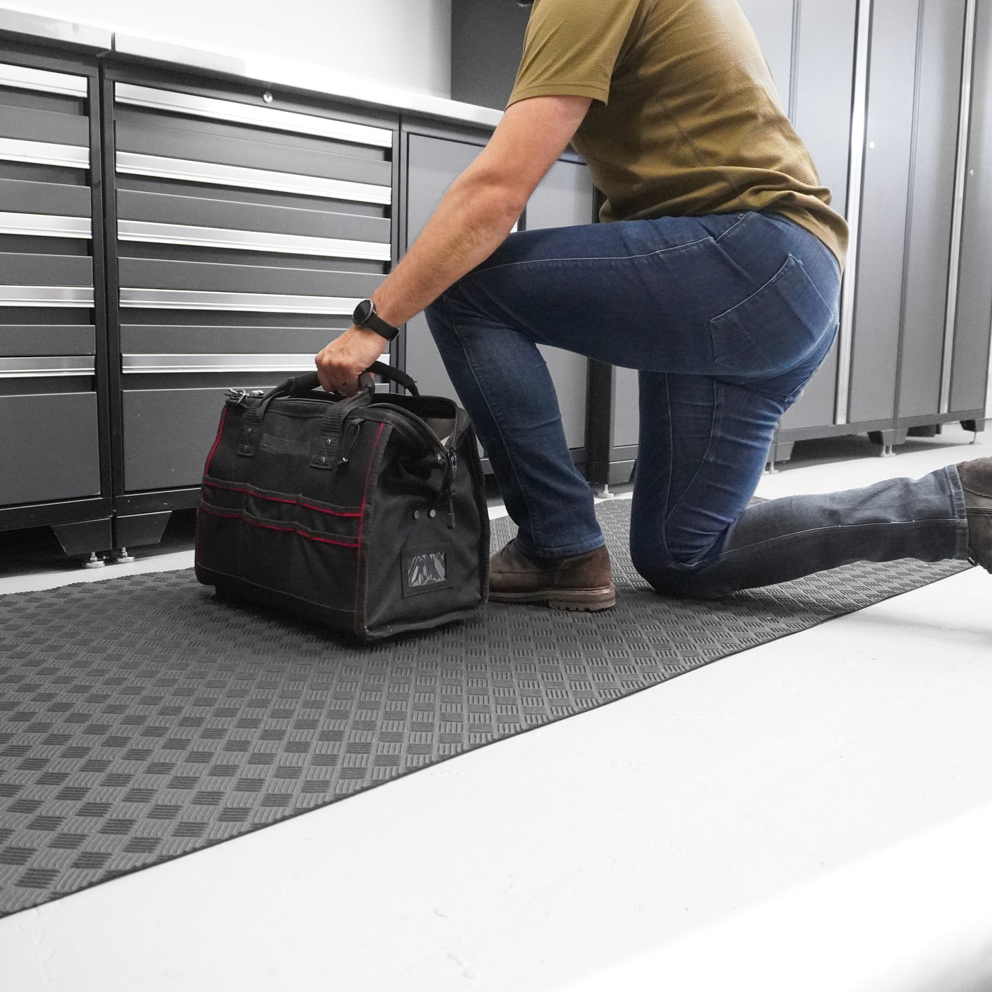 Black 3 ft. x 8 ft. 4mm Deckplate Rubber Floor Mat - Sheets&Rolls.com