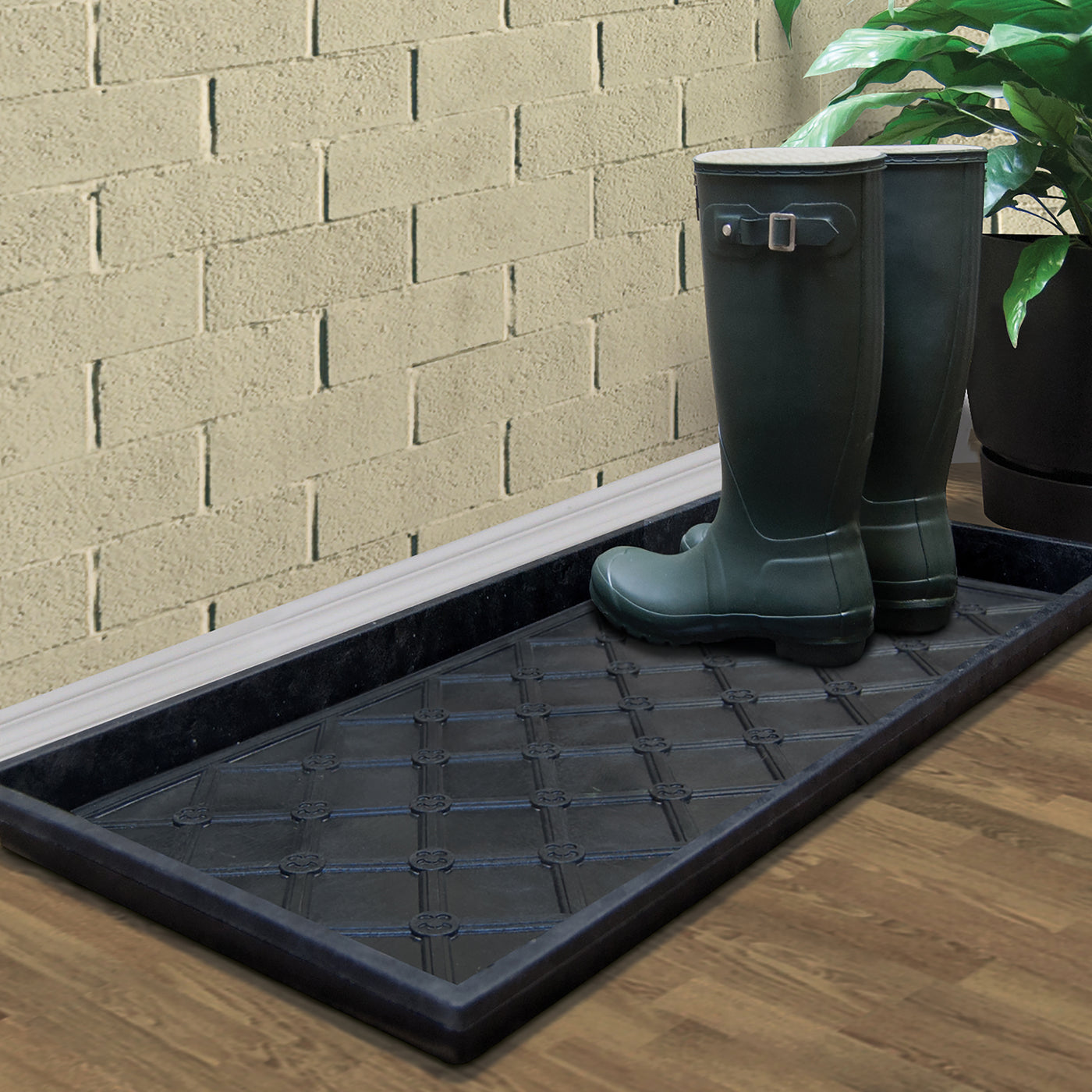 17" x 35" Large Manor Lattice Boot Tray in Black - Sheets&Rolls.com